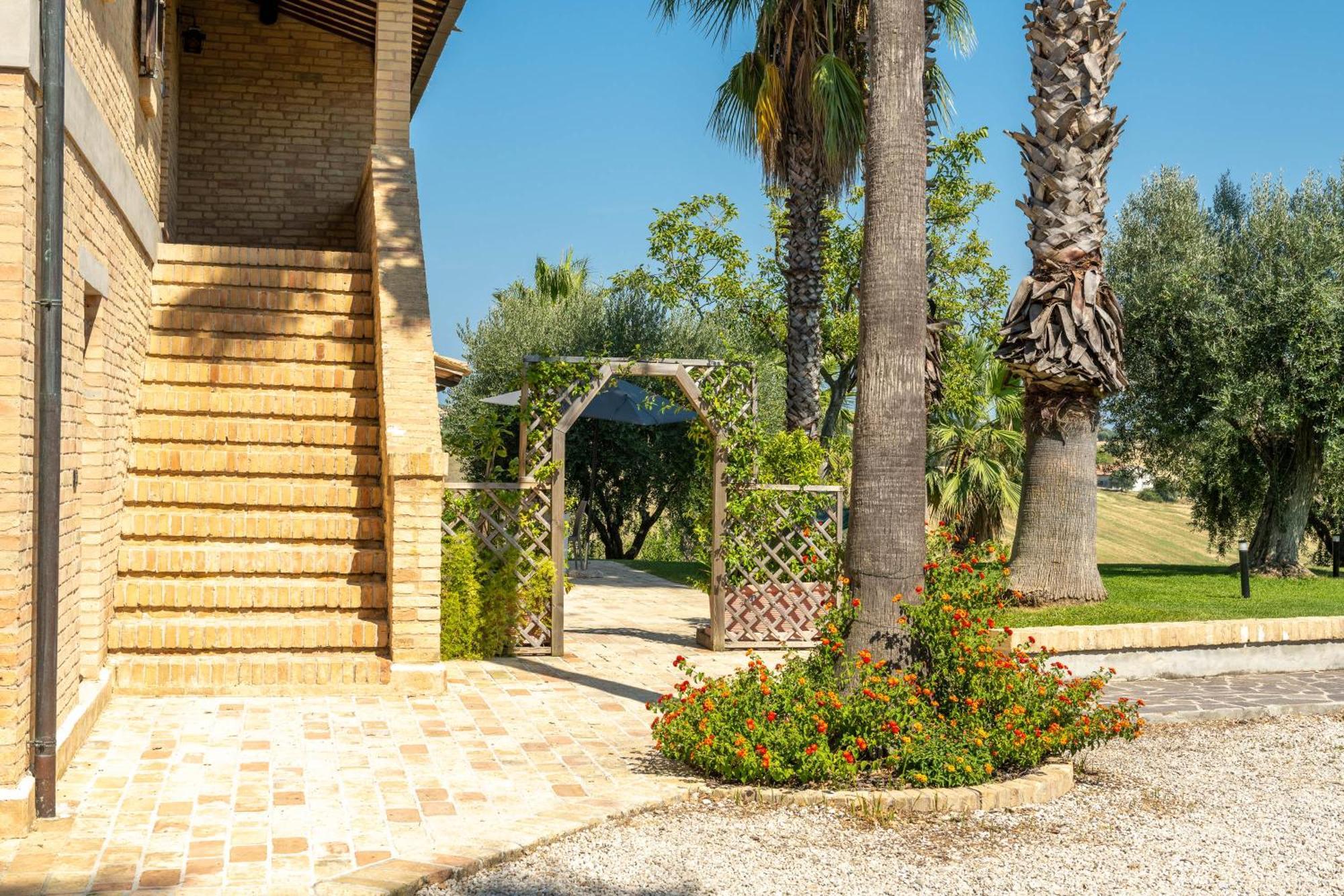 Villa Iulia - Vibra Controguerra Екстер'єр фото