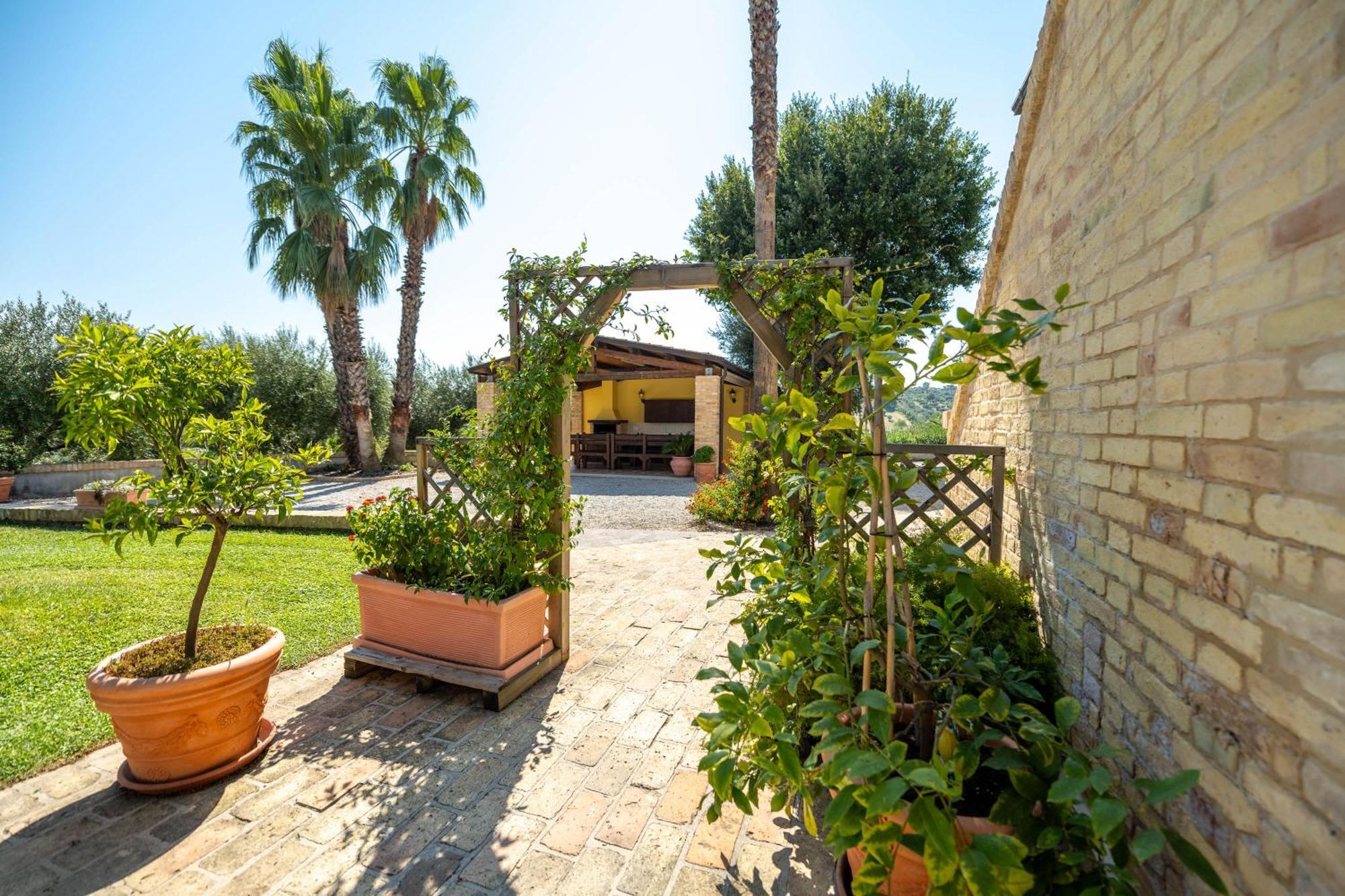 Villa Iulia - Vibra Controguerra Екстер'єр фото